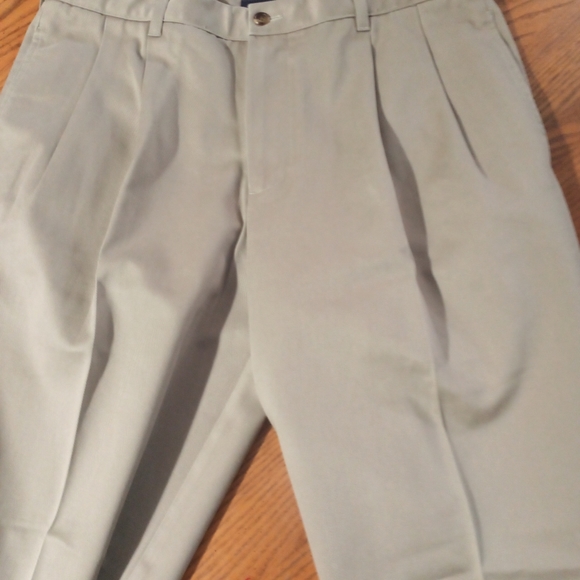 IZOD MENS SLACKS - Picture 2 of 6